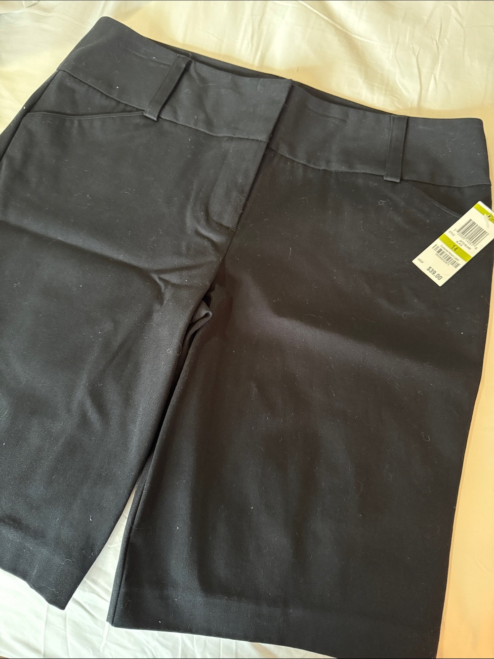 INC ladies bermuda Stretch Shorts, NWT, Sz. 14